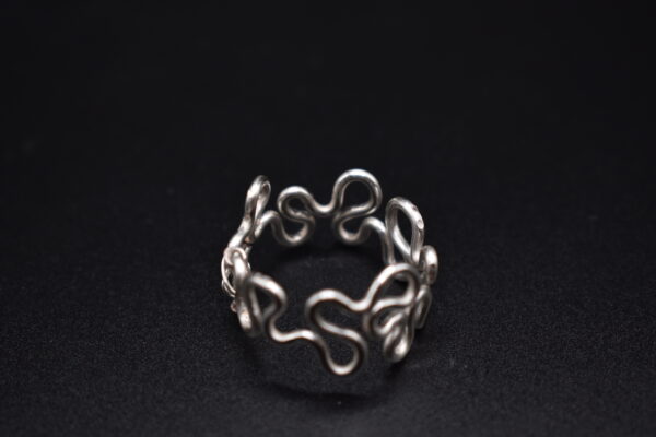 Silver Wire Squiggly Band Ring - Image 3