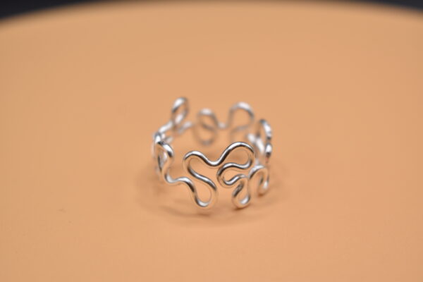 Silver Wire Squiggly Band Ring - Image 2