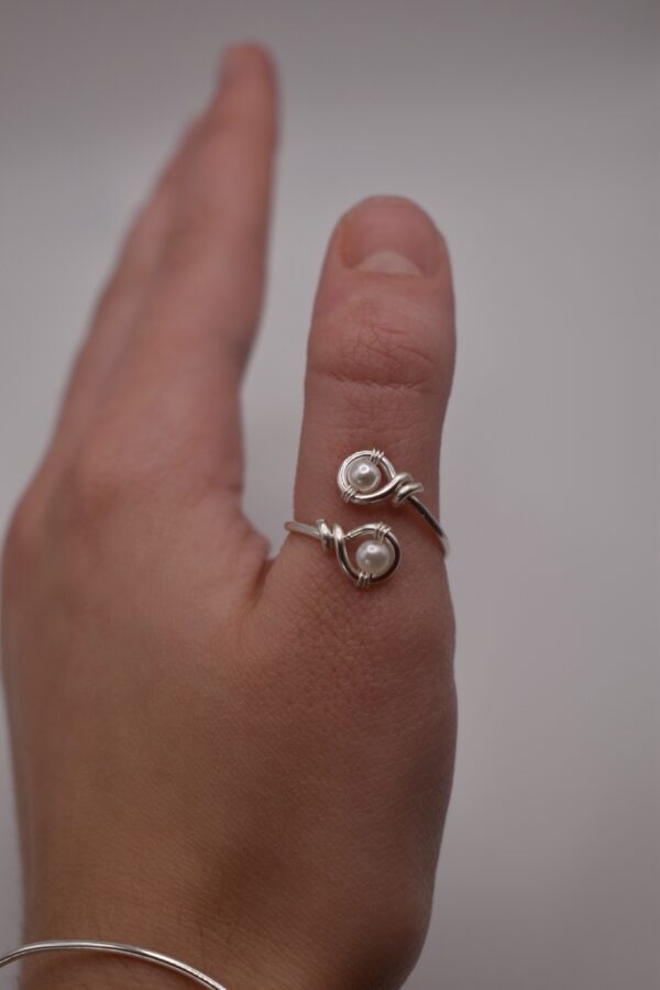 Adjustable Gold or Silver Wire Pearl Ring - Image 3