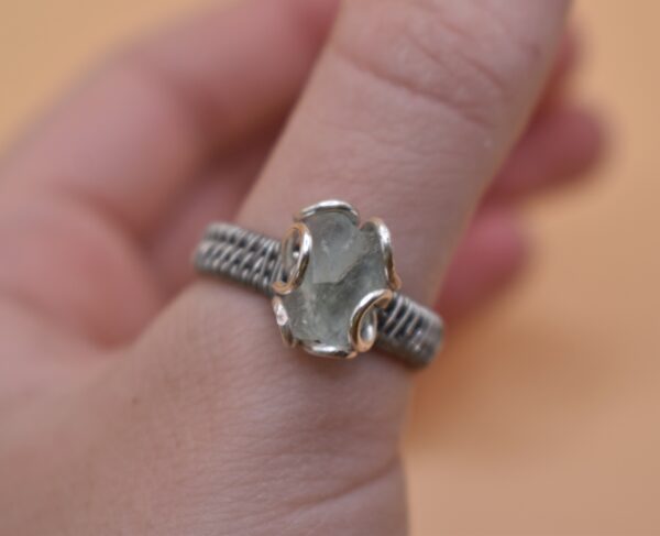Green Stone Silver Wrapped Band Ring - Image 3
