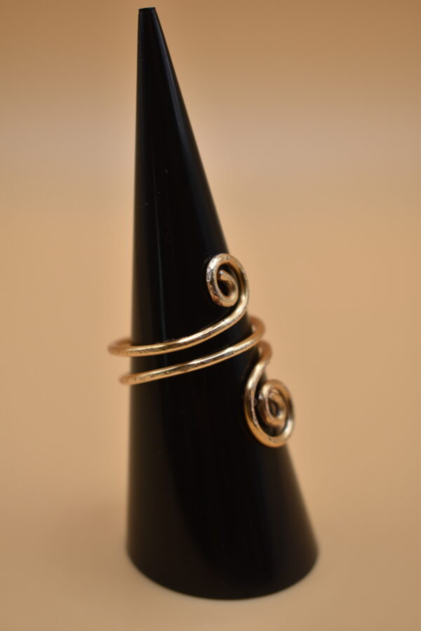 Hammered Gold Swirl ring - Image 2