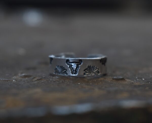 Metal Stamp Longhorn Flower Ring