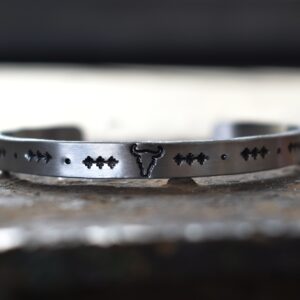Metal Stamp Longhorn Dot Line Bracelet