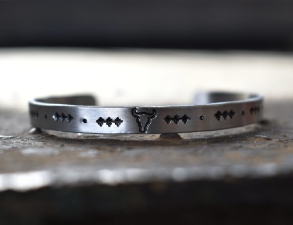 Metal Stamp Longhorn Dot Line Bracelet
