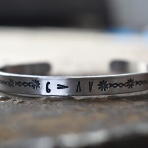 Metal Stamp G > /\ \/ Flower Line Bracelet