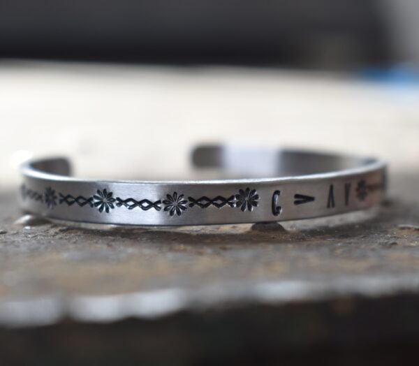 Metal Stamp G > /\ \/ Flower Line Bracelet - Image 2