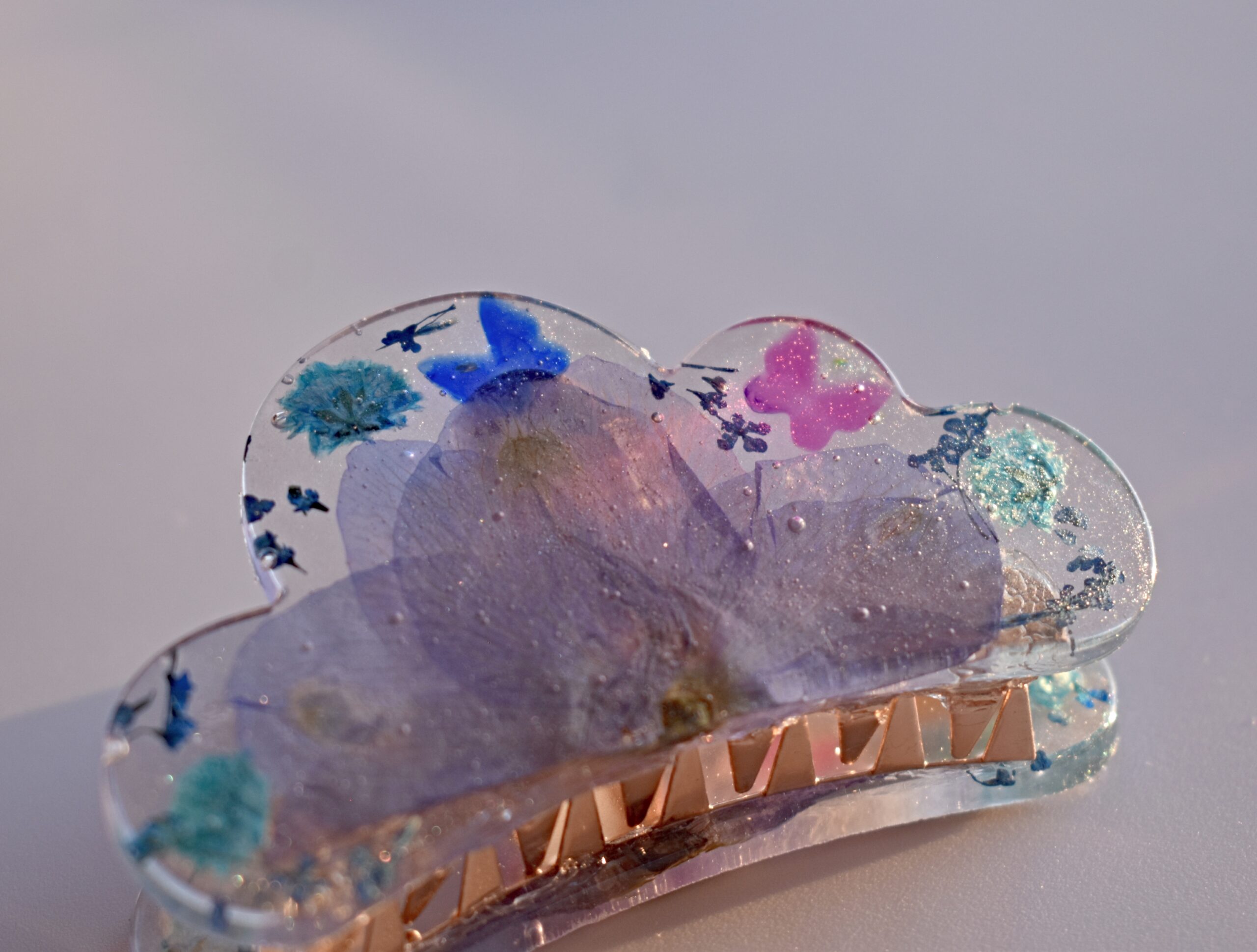 Periwinkle Cloud Resin Clip